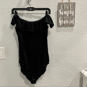 Black off shoulders bodysuit